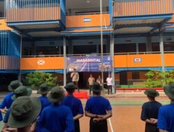 Kanit Binmas Polsek Kepulauan Seribu Selatan Beri Himbauan Pelajar SMKN 61 Jakarta untuk Tidak Ikut Aksi Demonstrasi