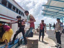 Polsek Kepulauan Seribu Selatan Gelar Pengamanan Dermaga Pulau Kelapa dalam Operasi Aman Nusa I 2025