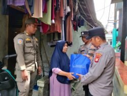 Polsek Kepulauan Seribu Utara Gelar Jumat Peduli, Salurkan Bantuan untuk Warga Kurang Mampu