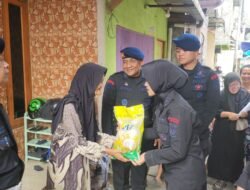 *Jumat Peduli, Brimob Polda Metro Jaya Tebar Kepedulian di Tengah Masyarakat*