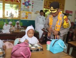 Kapolres Jaksel Tinjau SPPG Polri Pejaten, Pastikan Produksi Sesuai SOP Gizi Nasional