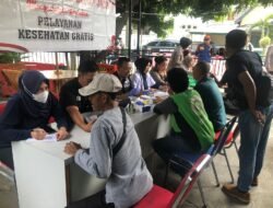 Polres Metro Bekasi Kota Gelar Bakti Kesehatan di Polsubsektor Pekayon, Layani 60 Warga