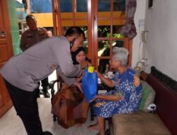 Jumat Peduli Polsek Pademangan, Bagikan 20 Paket Sembako untuk Warga Kurang Mampu