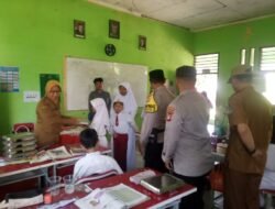 Pastikan Program Berjalan Lancar, Polsek Jatisampurna Monitoring Penyaluran Makan Bergizi Gratis di SDN II