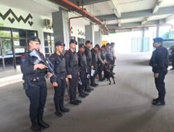 *Brimob Polda Metro Jaya Laksanakan Sterilisasi Jelang Pertandingan Bali United vs Sulawesi United di Stadion Chandrabagha*