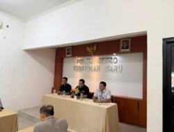 *Bidpropam PMJ Sosialisasikan Larangan Hedonisme dan Optimalisasi Whistle Blower System-SP4N Lapor di Polsek Kebayoran Lama*