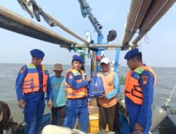 Satpolairud Polres Kepulauan Seribu Patroli Laut, Antisipasi Kejahatan dan Ingatkan Nelayan Waspada Cuaca Buruk