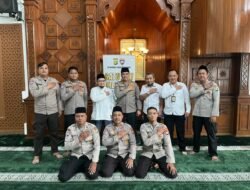 *Ditbinmas Polda Metro Jaya Gelar Satu Jam Mengaji Bersama Polisi di Masjid Baitul Lathief Kemnaker*