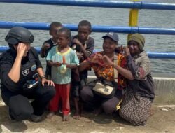 Sentuhan Humanis Personel Satgas Ops Damai Cartenz Bersama Masyarakat dan Anak-Anak di Paniai