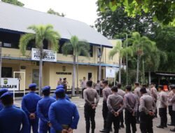 Anggota Polres Kepulauan Seribu Dapat Siraman Rohani dari Ustaz Helga Arfian, Kapolres: Iman Kuat, Kinerja Hebat!