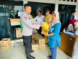 Pembagian Beras Bulog dan Minyak Goreng di Pulau Lancang Berjalan Lancar, 142 Warga Terima Bantuan