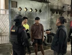 Patroli Malam Brimob Yon D Pelopor Amankan Pelaku Tawuran di Cikarang Utara