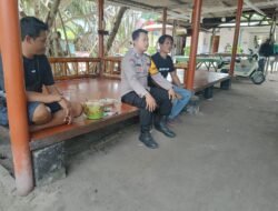 Bhabinkamtibmas Pulau Pari Keliling Kampung, Ingatkan Warga Waspada 3C dan Segera Lapor 110