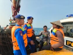 Patroli Dialogis Satpolairud Kepulauan Seribu Ajak Nelayan Waspada Cuaca Buruk dan Manfaatkan Layanan Darurat 110