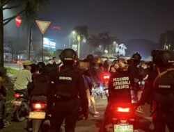 *Brimob Batalyon D Pelopor Ringkus Terduga Pencuri Saat Patroli di Bekasi*
