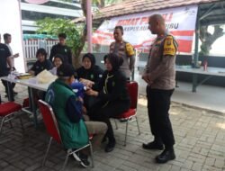 Jum’at Peduli di Marina Ancol, Polres Kepulauan Seribu Hadirkan Pemeriksaan Kesehatan Gratis dan Sembako untuk Ojol dan Warga