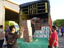 *Polda Riau Kirim 6 Truk Bantuan, 290 Personel & 36 Psikolog ke Aceh–Sumut–Sumbar Solidaritas Tanpa Batas: Bantuan Logistik Besar + Trauma Healing + SAR K-9 & Drone**