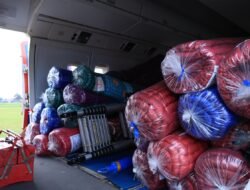 *Polri Kirim 4.459 Kilogram Logistik pada Hari Kedua untuk Perkuat Penanganan Darurat Bencana di Sumatera Utara*