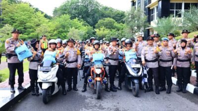 Polda Sumbar Lepas Ratusan Paket Bantuan untuk Lima Titik Bencana di Kota Padang