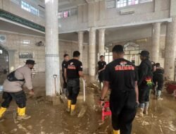 Usai Dibersihkan Personel Polri, Masjid Terdampak Bencana di Aceh Kini Bisa Dipakai Warga