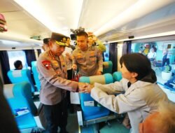Kapolri Tinjau Stasiun Pasar Senen, Pastikan Kesiapan Pengamanan dan Pelayanan Nataru 2025
