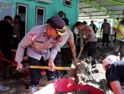 Polres Aceh Tengah Bersama Sat Brimob Polda Aceh dan GMNI Gotong Royong Pulihkan Fasilitas Layanan Kesehatan