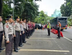*Polda Metro Jaya Gelar Patroli Sore, Hadirkan Rasa Aman bagi Umat Natal di Jakarta*