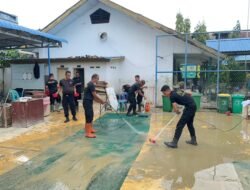*Polri Peduli Pendidikan, Pulihkan Fasilitas Pendidikan di SMA Negeri 1 Tanjung Pura Pascabanjir*
