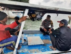 Sambang Humanis di Pulau Lancang, Bhabinkamtibmas Ajak Warga Jaga Kamtibmas Selama Ops Lilin 2025