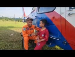 *Kru Helikopter Polri Dampingi Warga di Tengah Bencana, Anak-Anak Aceh Tamiang Jadi Sumber Semangat*