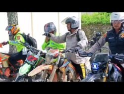 *Polres Bener Meriah dan Brimob Pasang Tali Sling, Akses Warga Tiga Desa Kembali Terhubung*