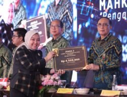 Berbeda Iman, Satu Nurani: Kisah Ajeng Siti Wahyuni Juara II Lomba Foto Peradilan 2025