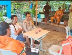 Bhabinkamtibmas Pulau Untung Jawa Sambang Warga, Ajak Jaga Kamtibmas dan Waspada Cuaca Buruk