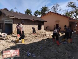 Brimob Hadir Dukung Pemulihan Rumah dan Aktivitas Ibadah Pascabencana Batang Toru