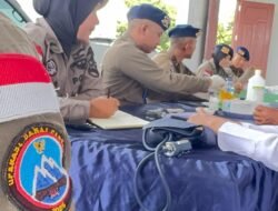 *Sentuhan Damai di Mimika: Satgas Operasi Damai Cartenz Layani Kesehatan Jemaat Gereja*