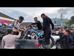 *Kapolres Aceh Tengah Jangkau Desa Terisolir dengan Trail, Salurkan Bantuan dan Gelar Bhakti Kesehatan bagi Pengungsi Bintang Pepara*