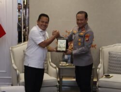 *Kapolda Metro Jaya Terima Sertifikat Tanah SD Bhayangkari dari BPN Jakarta Utara*