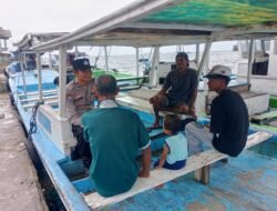 Bhabinkamtibmas Pulau Panggang Ajak Warga Jaga Kamtibmas dan Sosialisasikan Layanan 110