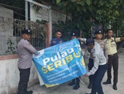 Polres Kepulauan Seribu Gelar Penertiban Umbul-Umbul dan Spanduk dalam Kegiatan Jaga Jakarta Bersih