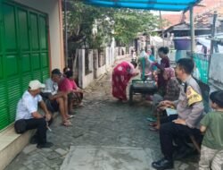 Bhabinkamtibmas Pulau Kelapa Sambang Warga, Ajak Jaga Kamtibmas dan Sosialisasikan Layanan 110