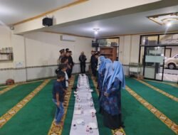 *Brimob Metro Jaya Tebar Kepedulian, Gelar Buka Puasa Bersama dan Santunan Anak Yatim*