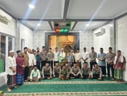 *Pererat Silaturahmi Lewat Tarawih Keliling, Brimob PMJ Minta Warga Laporkan ke 110 Jika Ada Gangguan Kamtibmas*