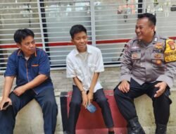 Bhabinkamtibmas Pulau Pramuka Intensifkan Sambang Warga, Ajak Jaga Kamtibmas dan Sosialisasikan Hotline 110