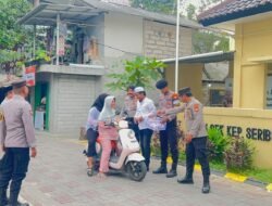 Ramadhan Barokah, Polsek Kepulauan Seribu Utara Bagikan Takjil Gratis untuk Pererat Persaudaraan dan Jaga Kamtibmas