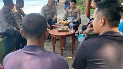 Kapolres Kepulauan Seribu Gelar Jumat Curhat di Pulau Kelapa, Serap Aspirasi dan Perkuat Kamtibmas