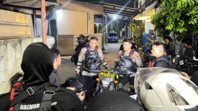 Patroli Brimob Polda Metro Jaya Membubarkan Pemuda Saat Pesta Miras Di Jakarta Timur*
