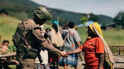 Satgas Damai Cartenz Hadir di Tengah Masyarakat, Pastikan Ibadah Berjalan Aman di Distrik Kiwirok*